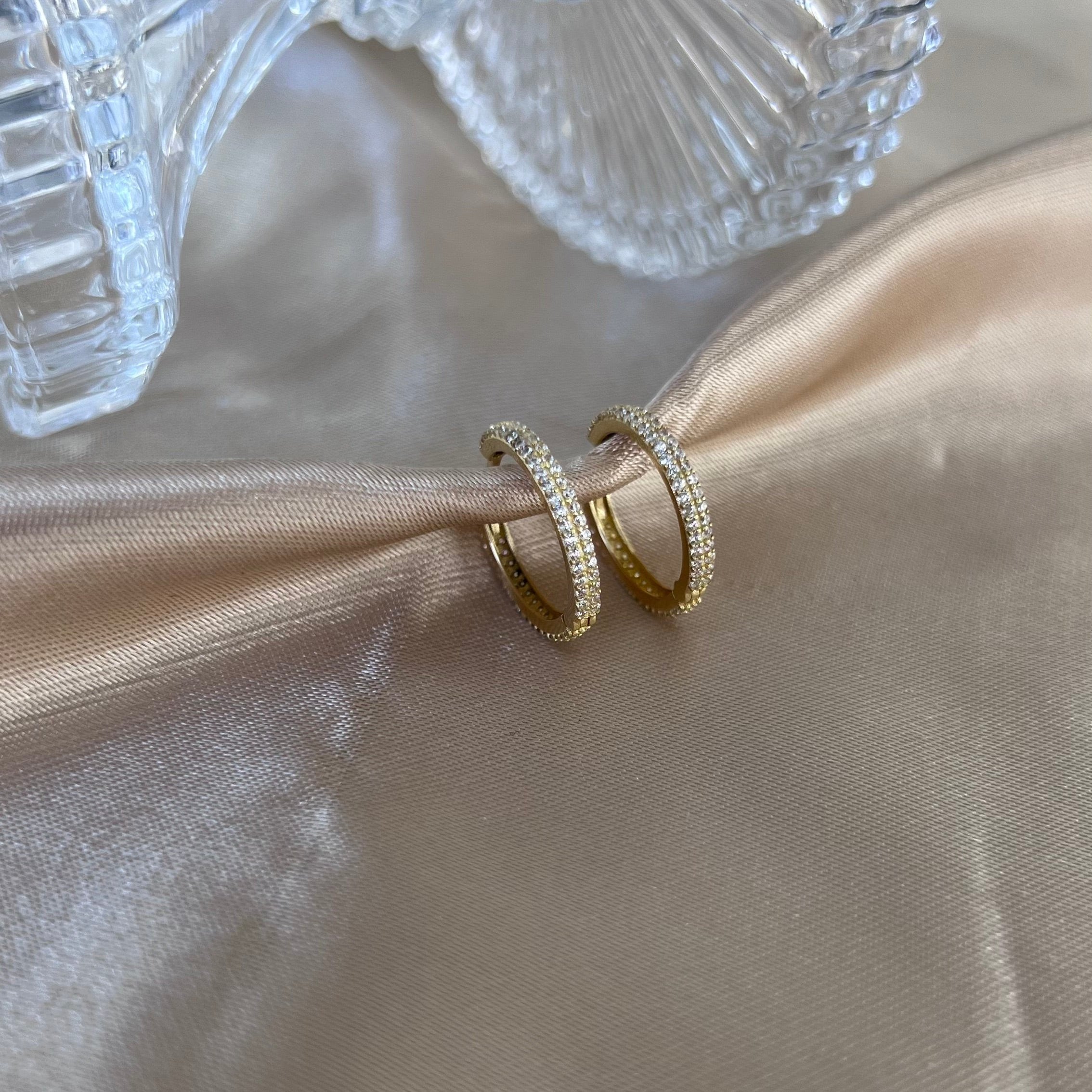 Taşlı Tasarım Küpe