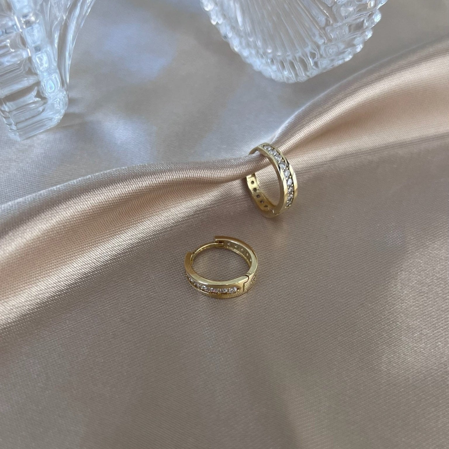 Dizayn Mini Taşlı Küpe