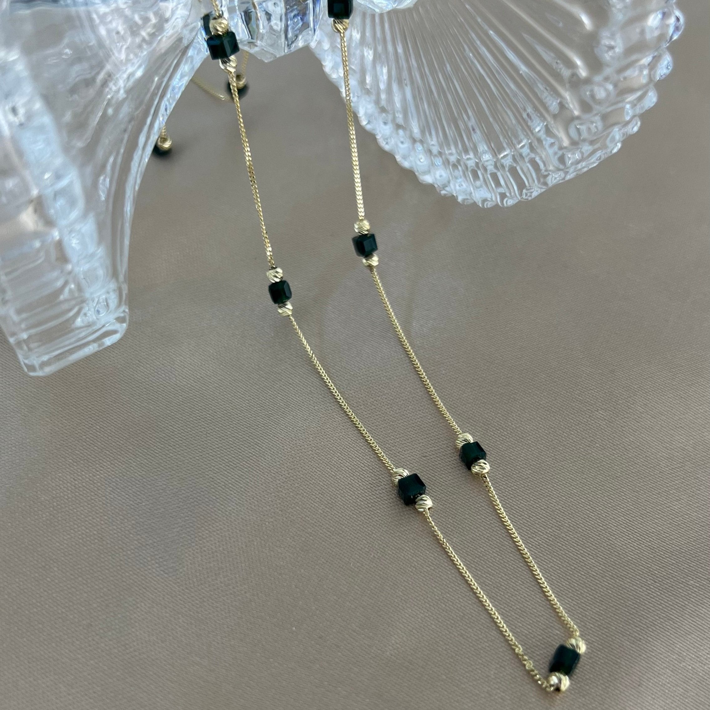 Siyah Küp x Dorika Kolye