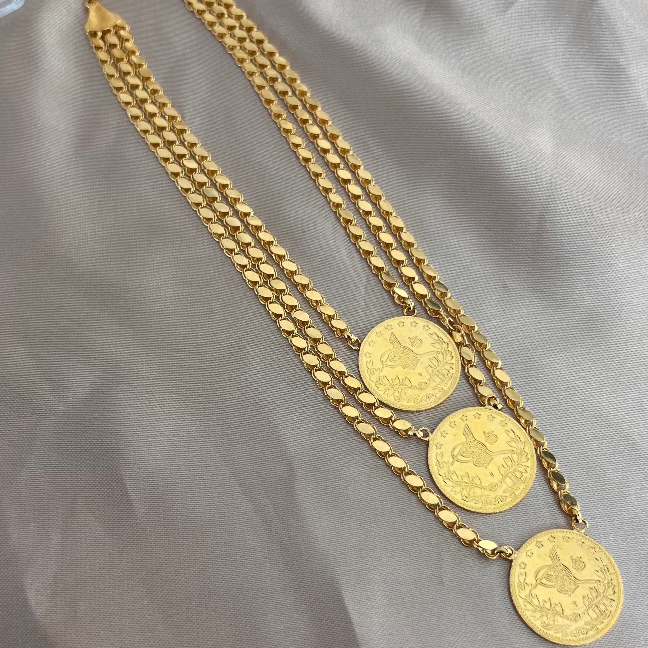 PULLU X SIRALI REŞAT KOLYE