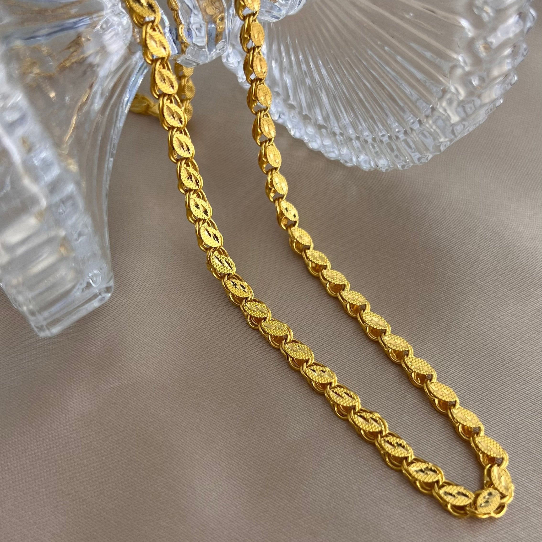 Desenli X Pullu Kolye