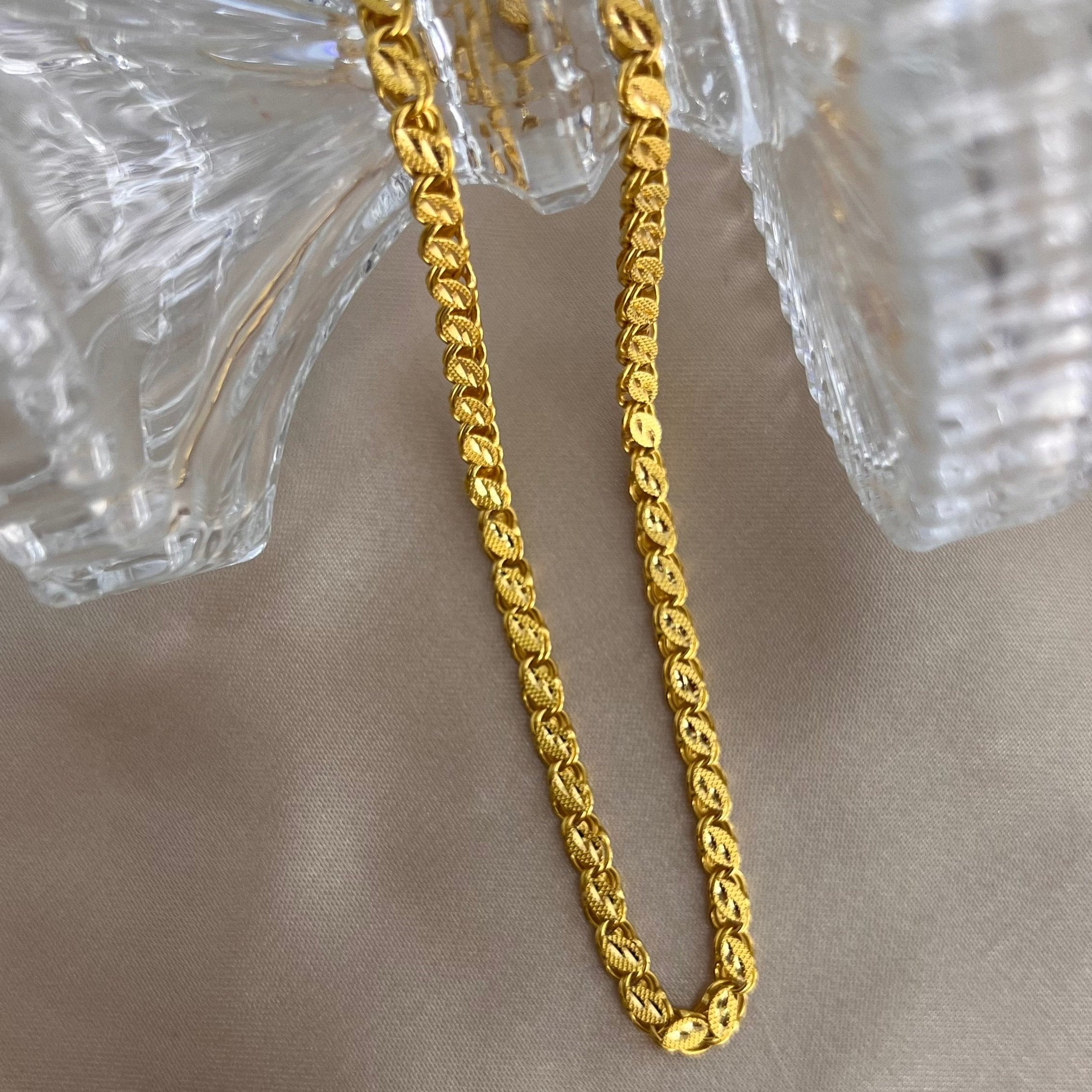 Desenli X Pullu Kolye