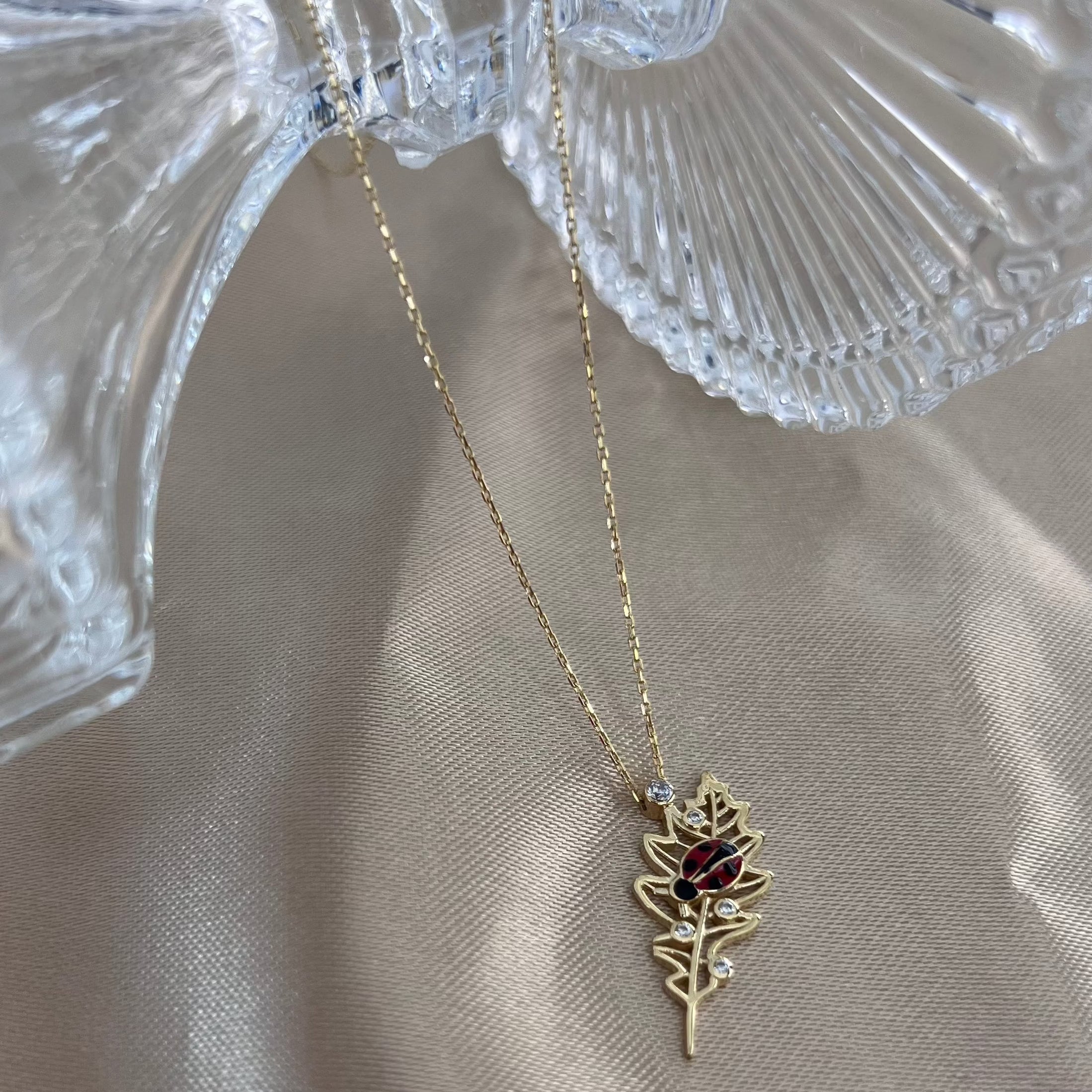 Uğur Böceği X Taşlı Kolye