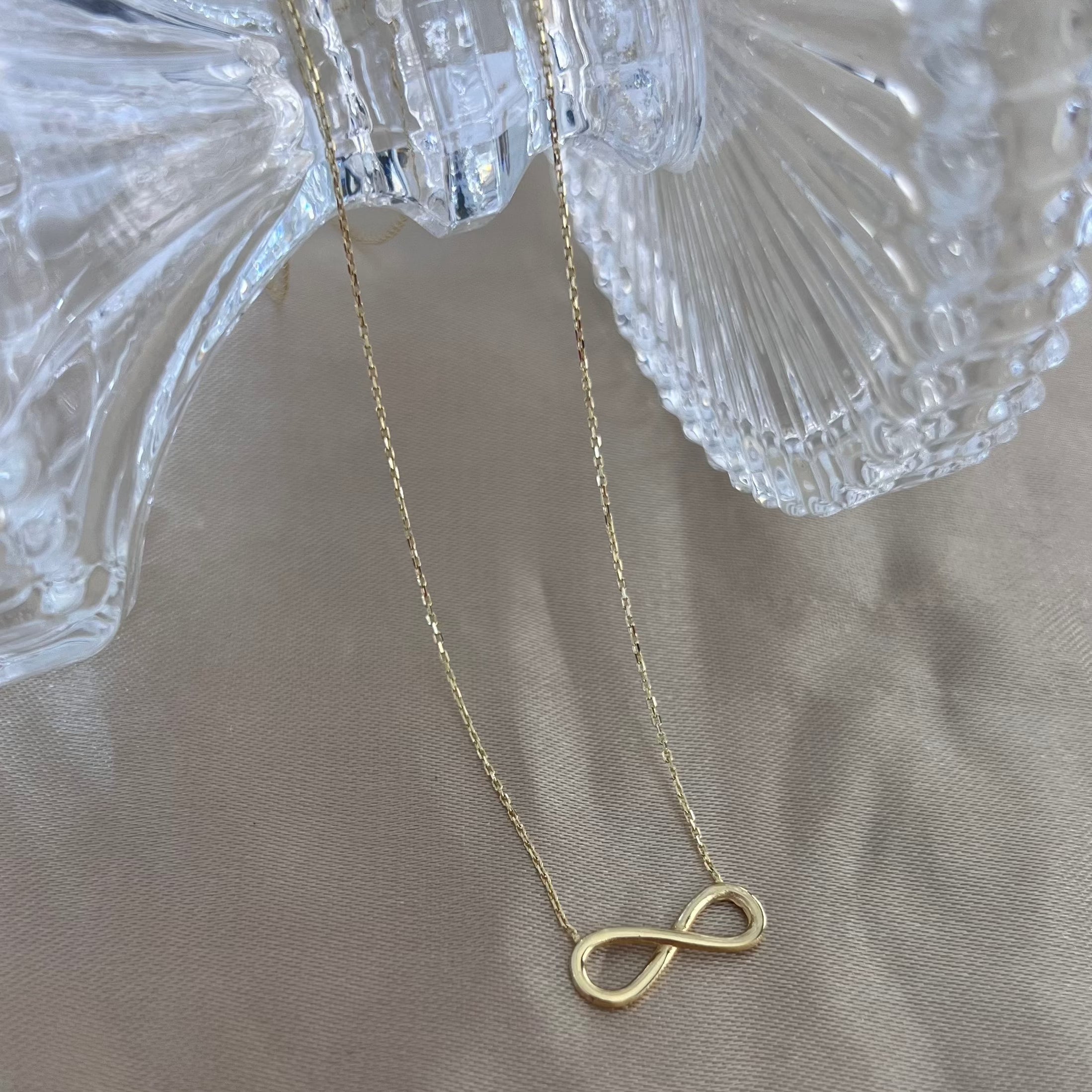 Sonsuzluk X Hayalet Kolye