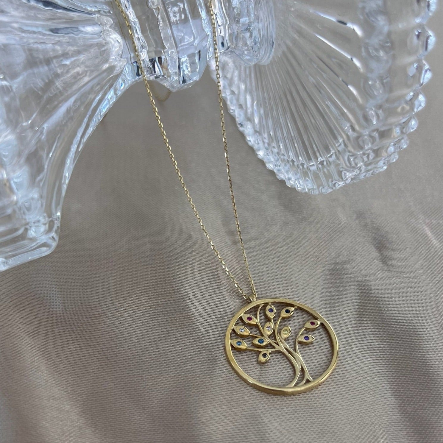 KIRMIZI TAŞLI X AĞAÇ DESENLİ HAYALET KOLYE