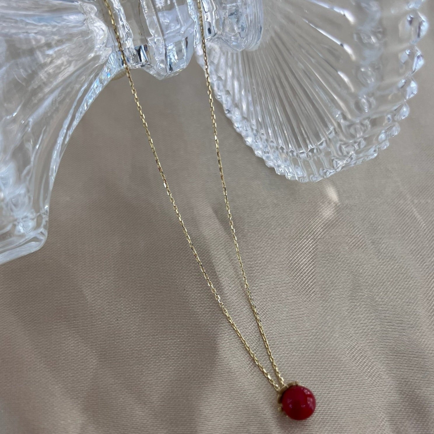 KIRMIZI TAŞLI X HAYALET KOLYE