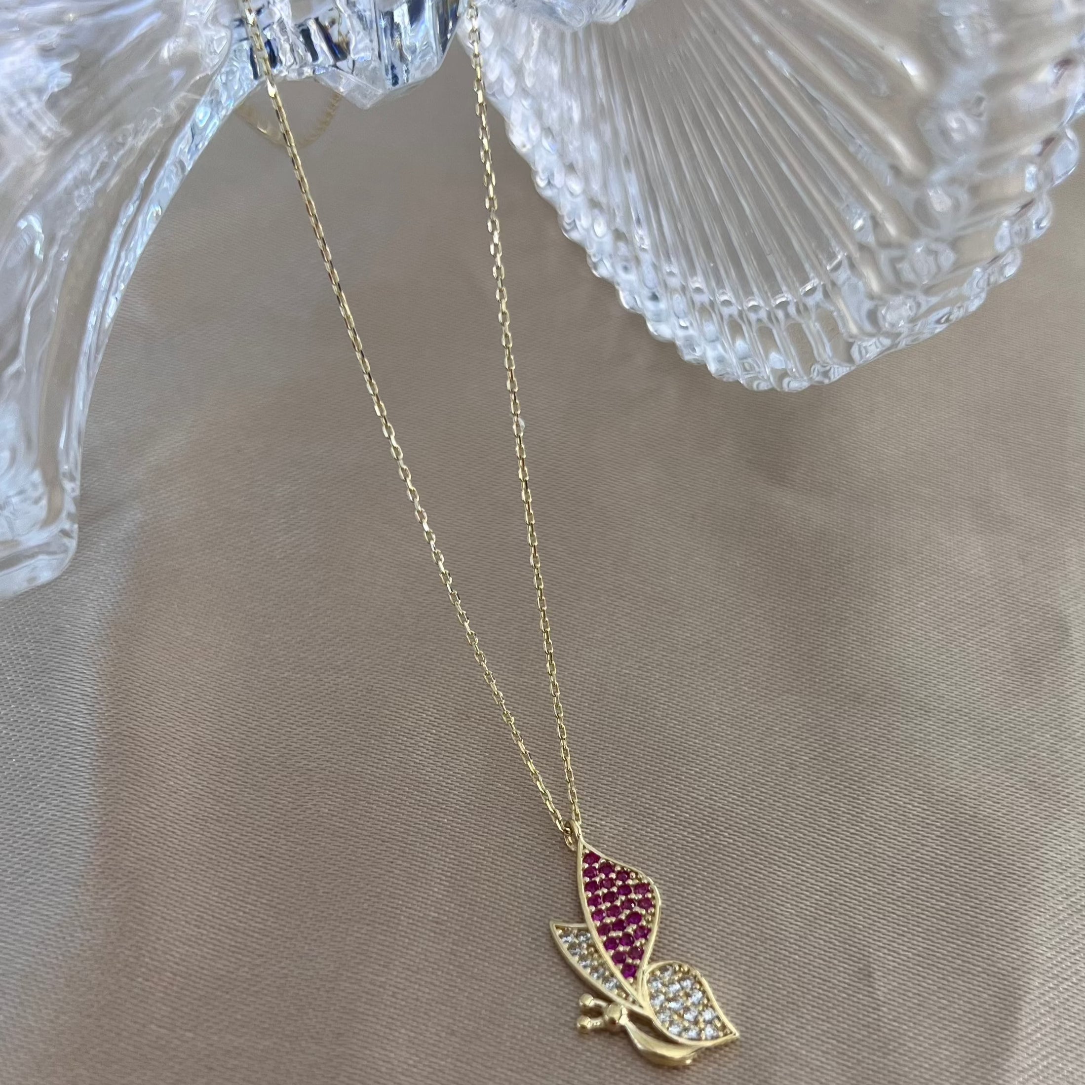 RENKLİ KELEBEK KOLYE