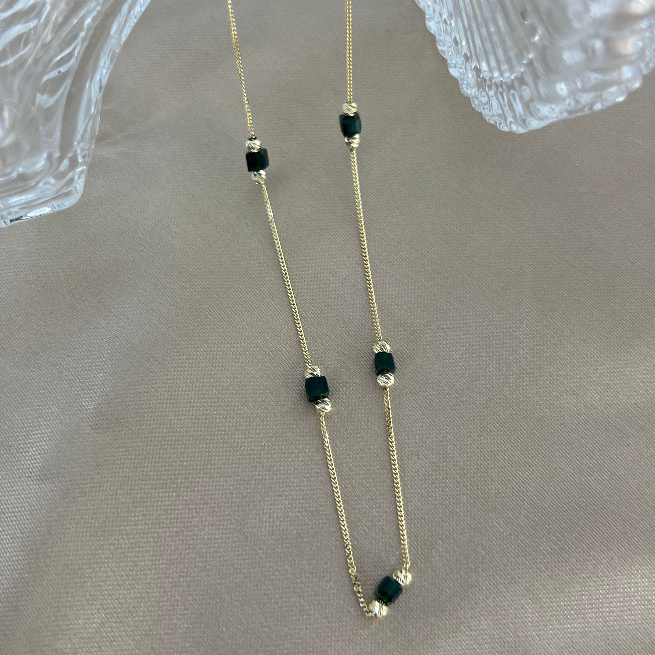 Siyah Küp x Dorika Kolye